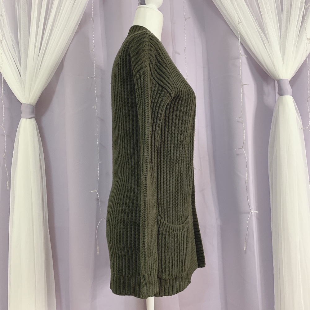 Express Sweater - Picture 2 of 3